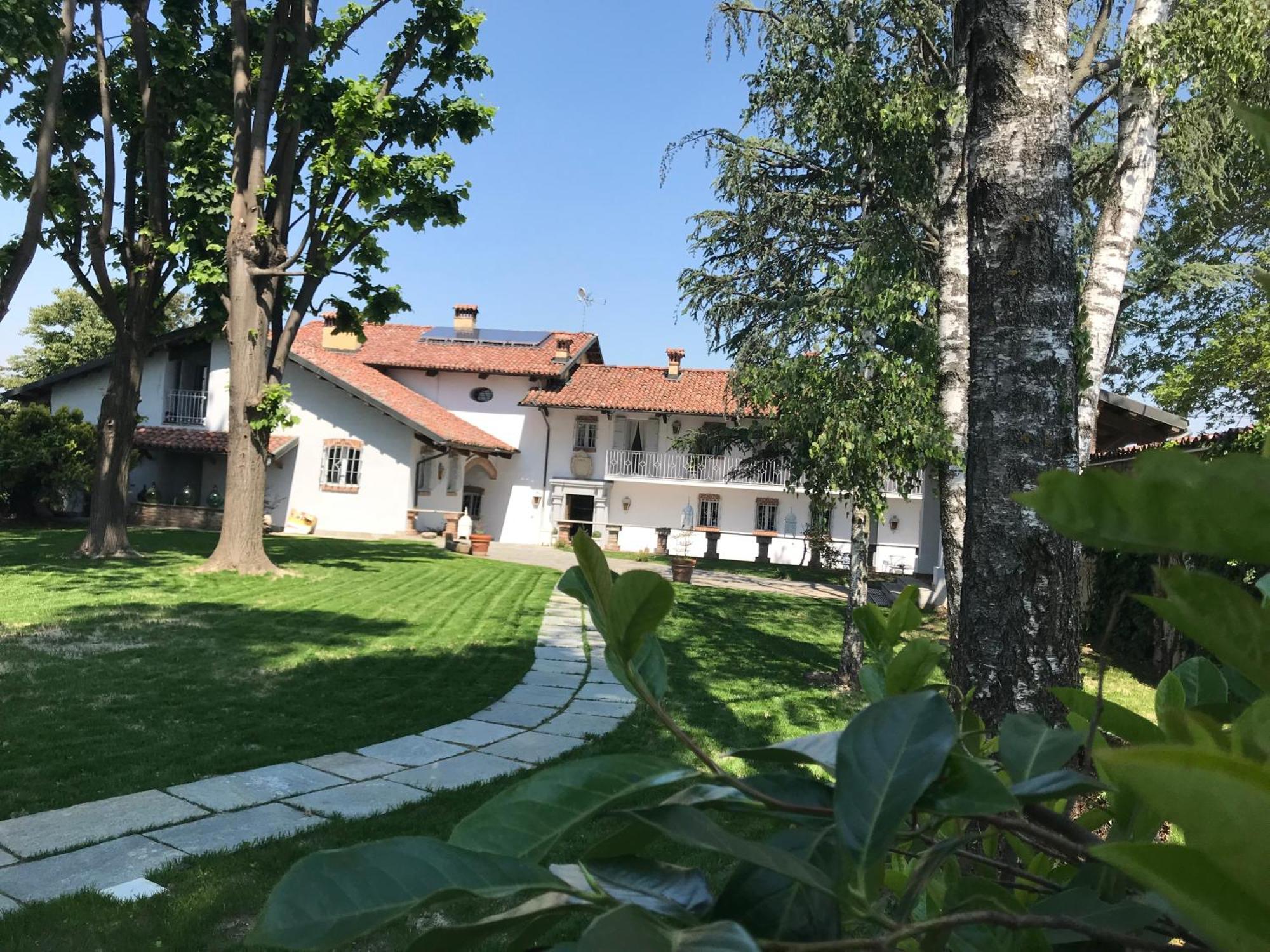 Antica Villa Cuneo- Guest House - "B&B E Non Un Hotel A Cuneo" Eksteriør bilde